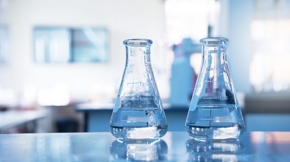 実験室には純水器（純水装置）とボトルタイプの純水どちらがいい？